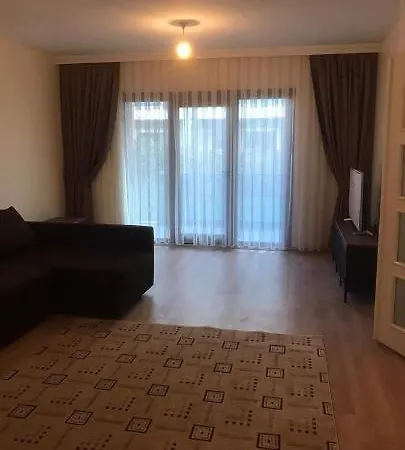 شقة بمنتجع مياتيرمال בית נופש *